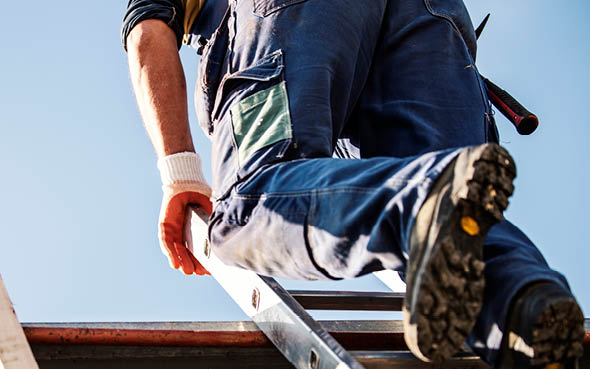 Over het veilig werken op daken en de zorgplicht voor de gebouweigenaar